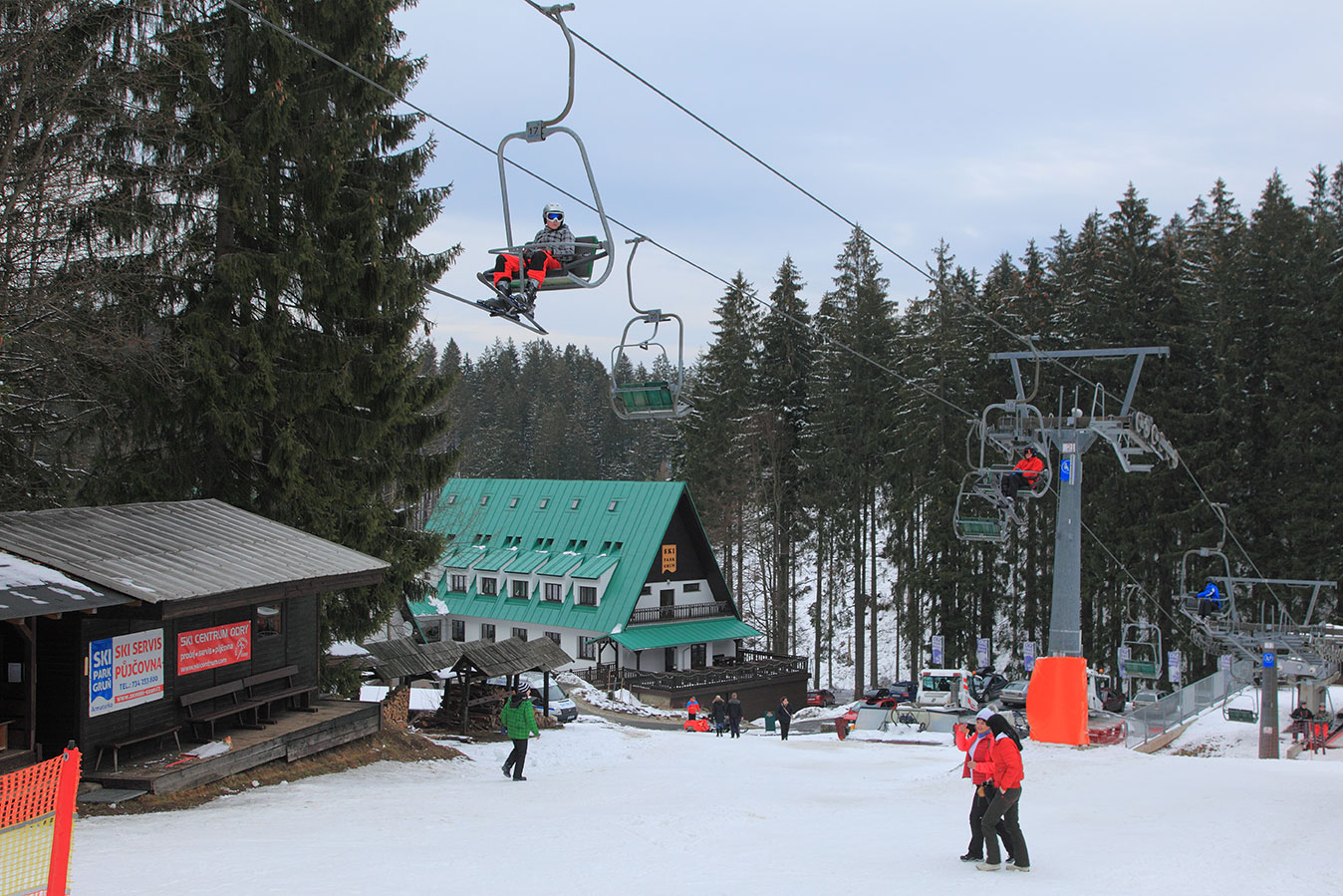Alpské sjezdovky ve Skiparku Gruň