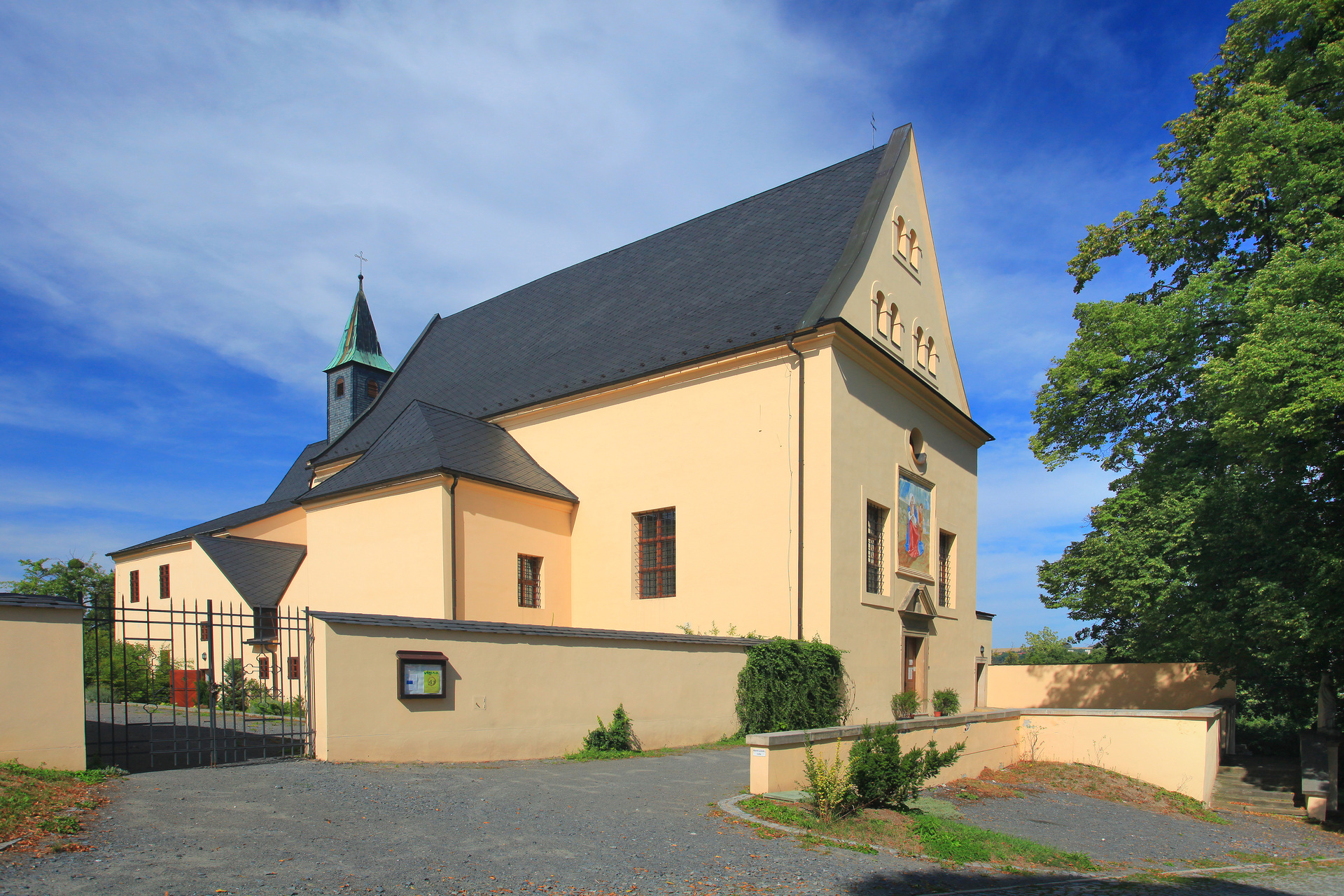 Kostel Svatého Josefa a klášter kapucínů ve Fulneku
