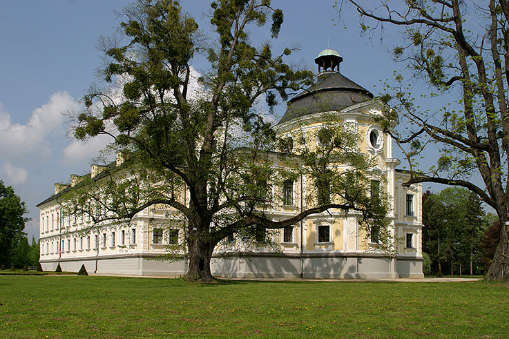The chateau park in Kravaře