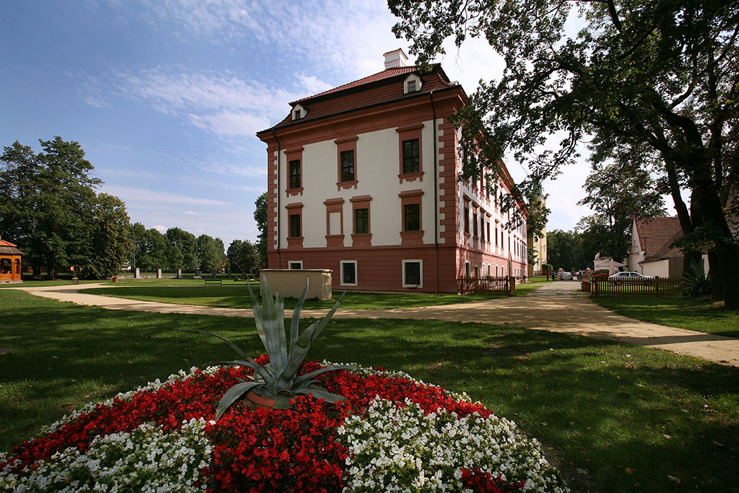 Park zamkowy w Kunínie