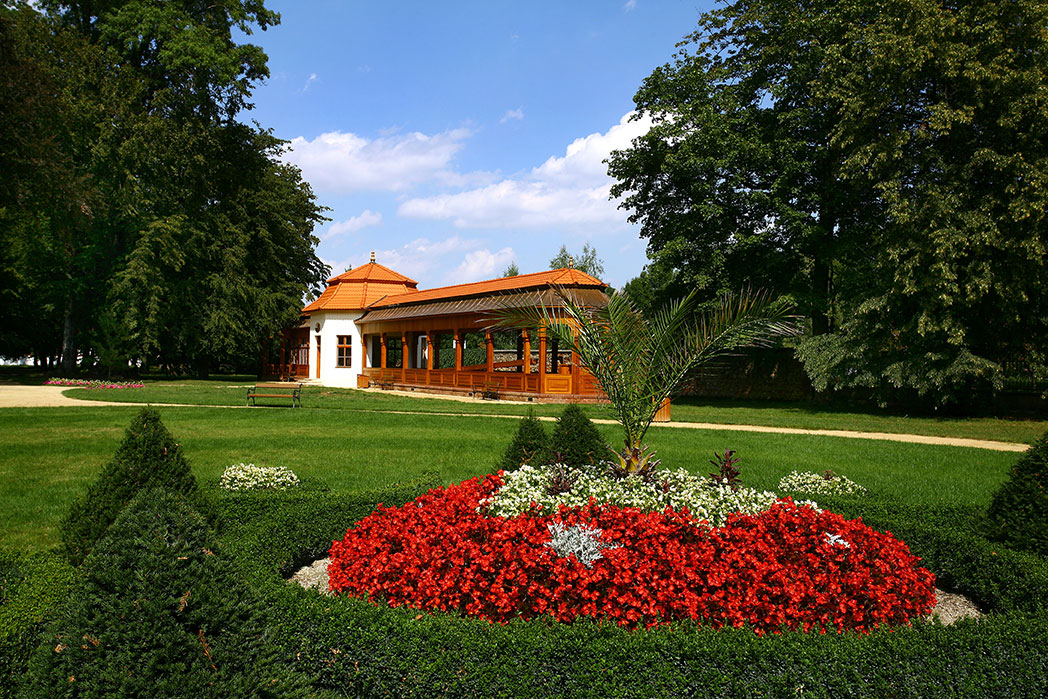 Park zamkowy w Kunínie