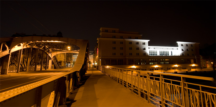 Aréna Chamber Theatre