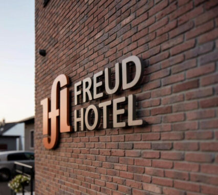 E-kola Hotel Freud