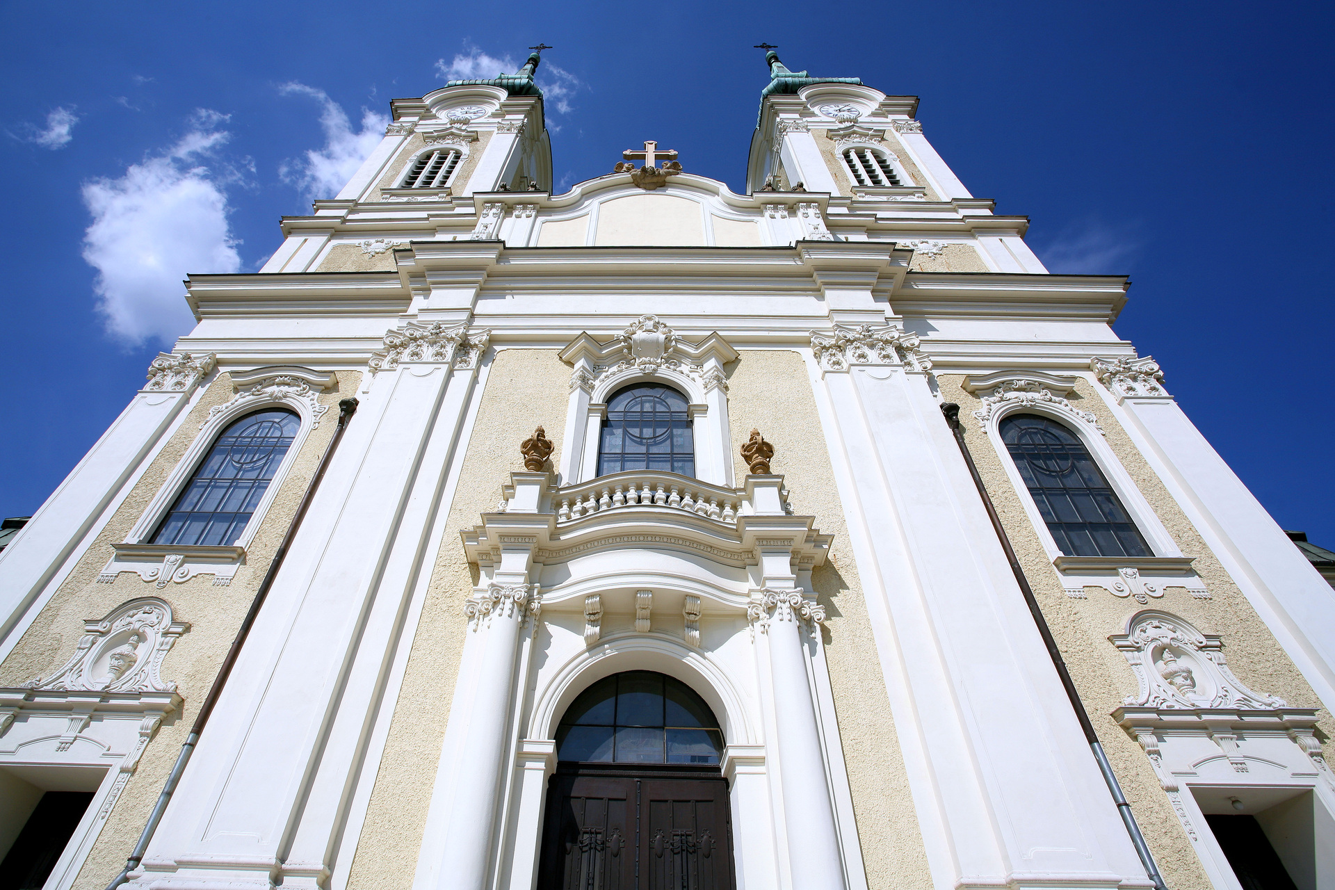 Kostel Panny Marie Královny v Mariánských Horách
