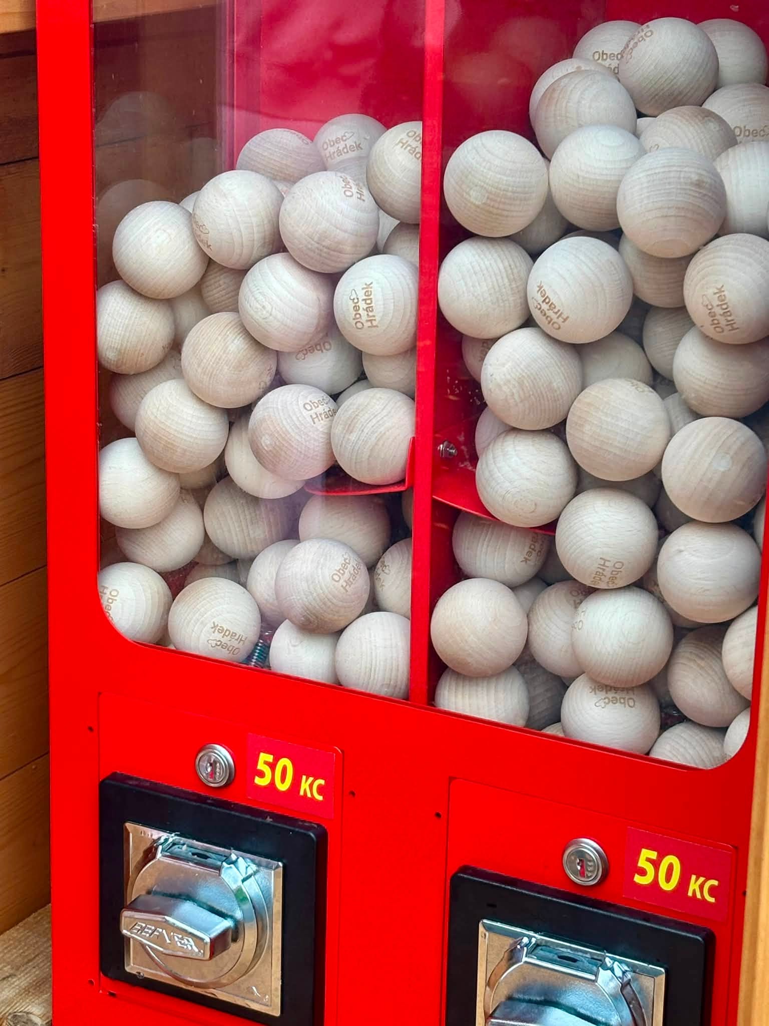Odpočinek a kuličkové hřiště v Hrádku